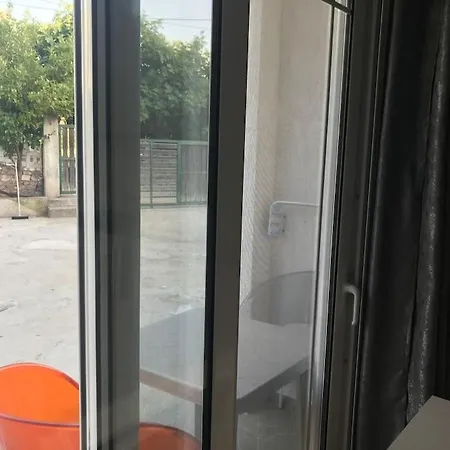 Xhimi Εξαμίλιο