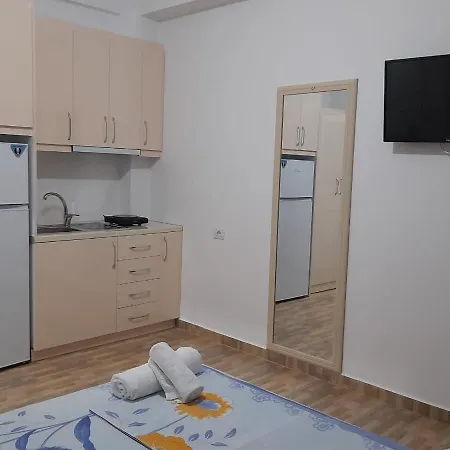 Xhimi Guest house *