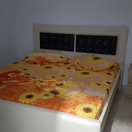 Vendégház Xhimi *